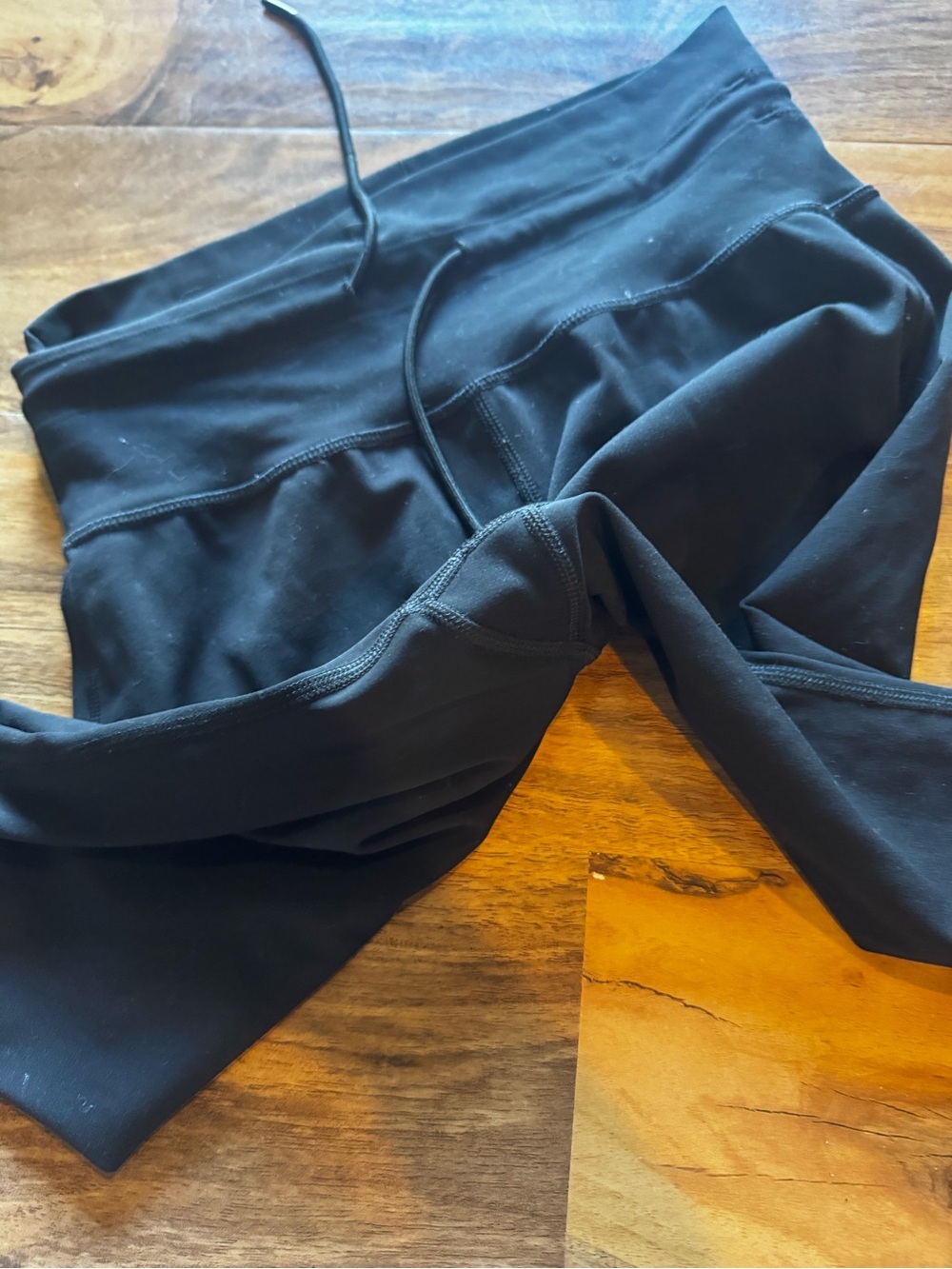 Vuori Black Women's Track Joggers - Picture 3 of 4